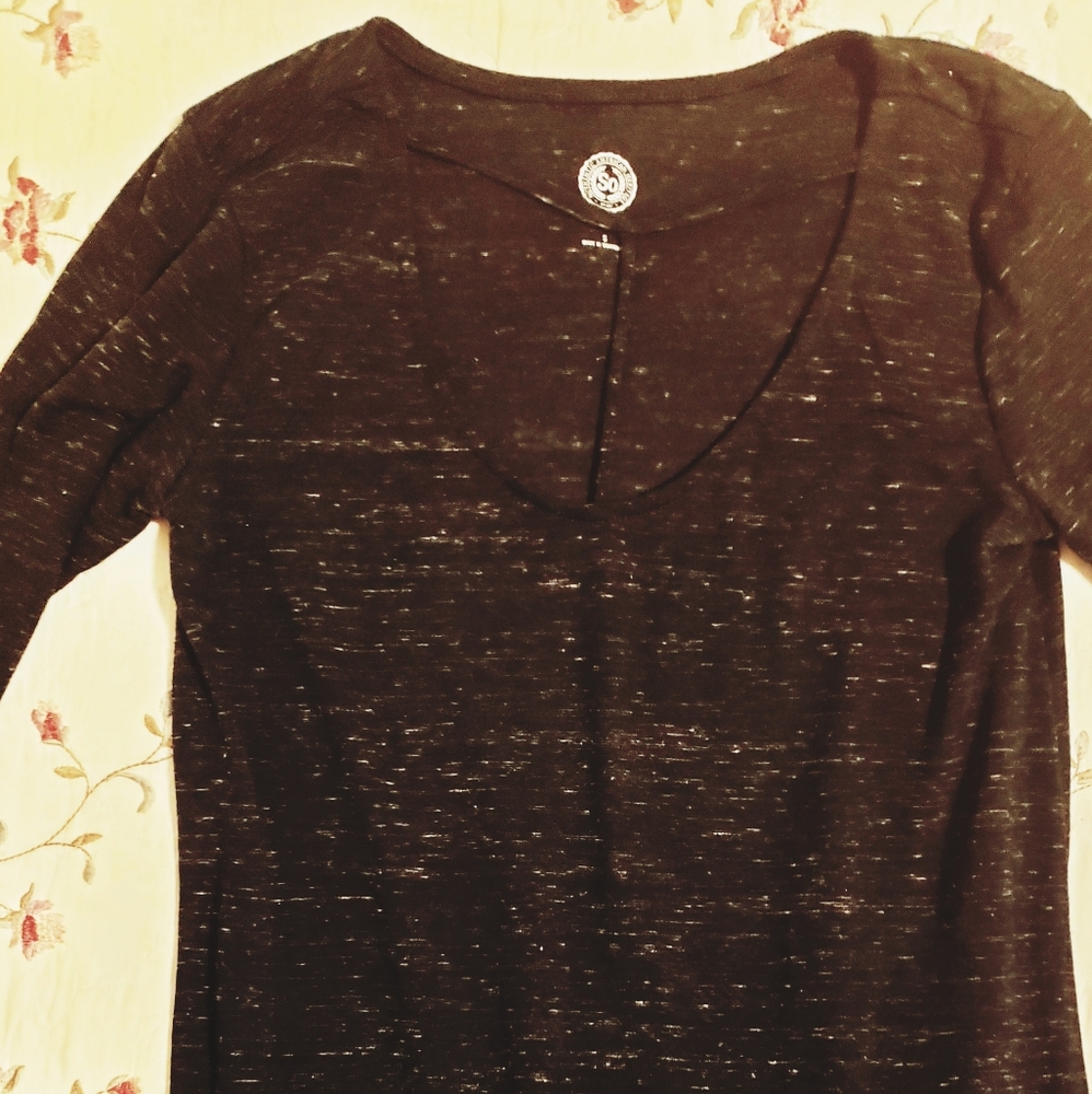 SQ small Tee. Too tight on my upper arms.